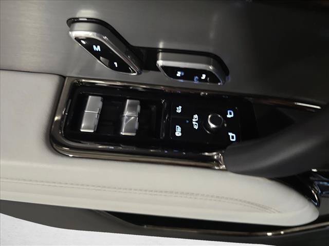 Used 2023 Land Rover Range Rover Sport SE AWD/4WD image 28