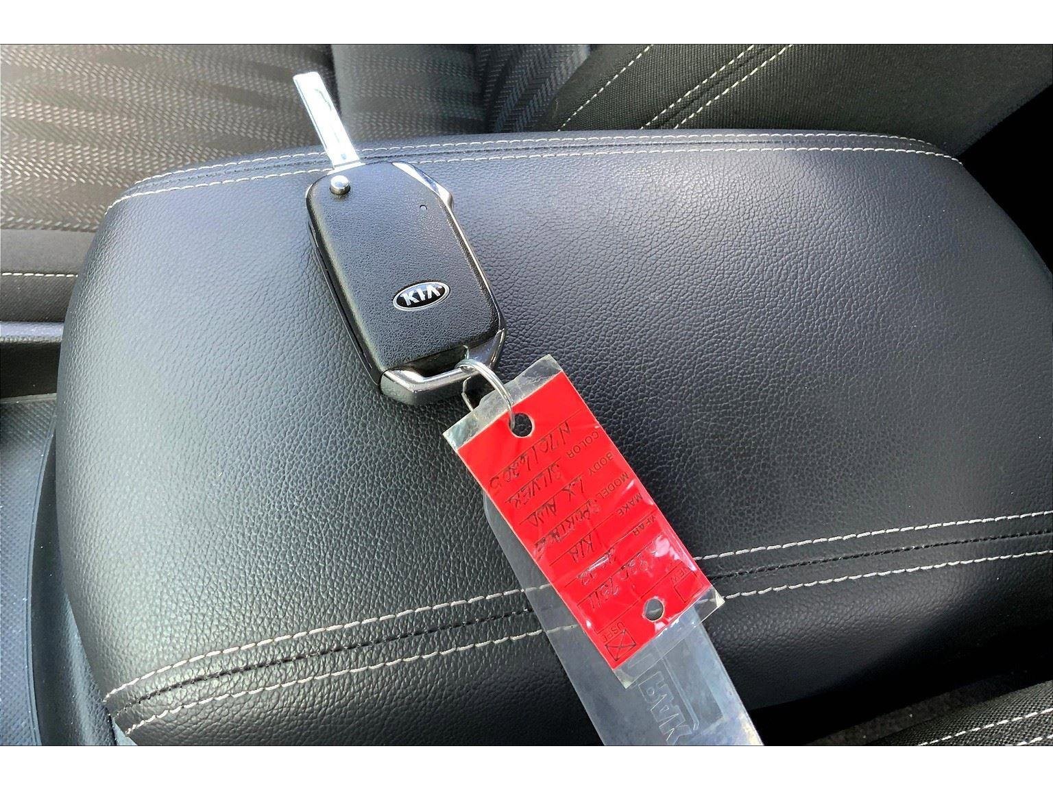 Used 2022 Kia Sportage LX image 13