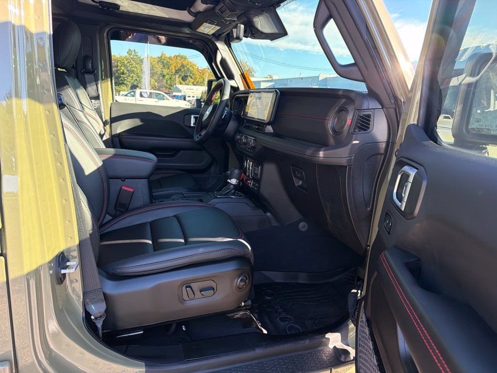 Used 2026 Jeep Wrangler Unlimited Rubicon 392 w/ Quick Order Package 27X Moab AWD/4WD image 16