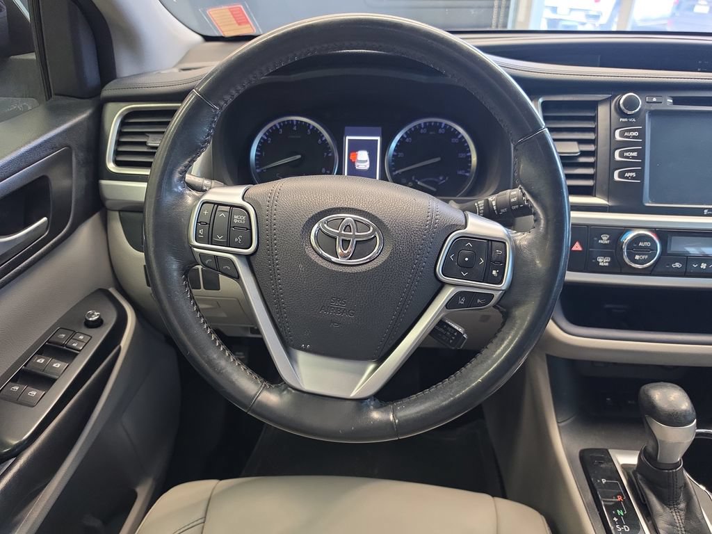 Used 2018 Toyota Highlander XLE FWD image 20