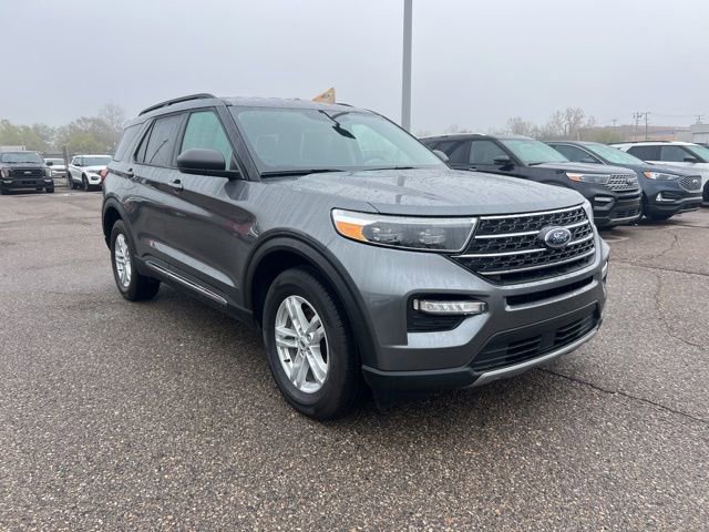Certified 2024 Ford Explorer XLT w/ Equipment Group 202A image 3