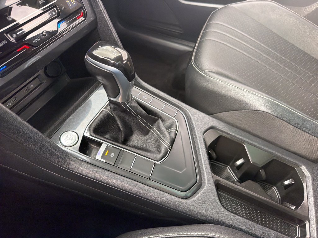 Certified 2023 Volkswagen Tiguan SE w/ Panoramic Sunroof Package FWD image 18