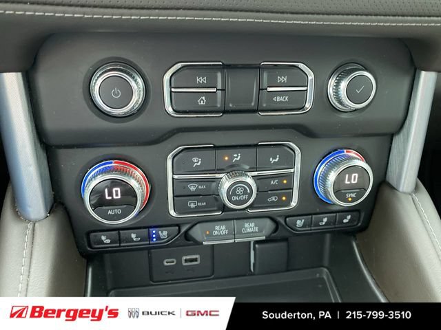 Certified 2022 GMC Yukon XL SLT w/ SLT Premium Package AWD/4WD image 21
