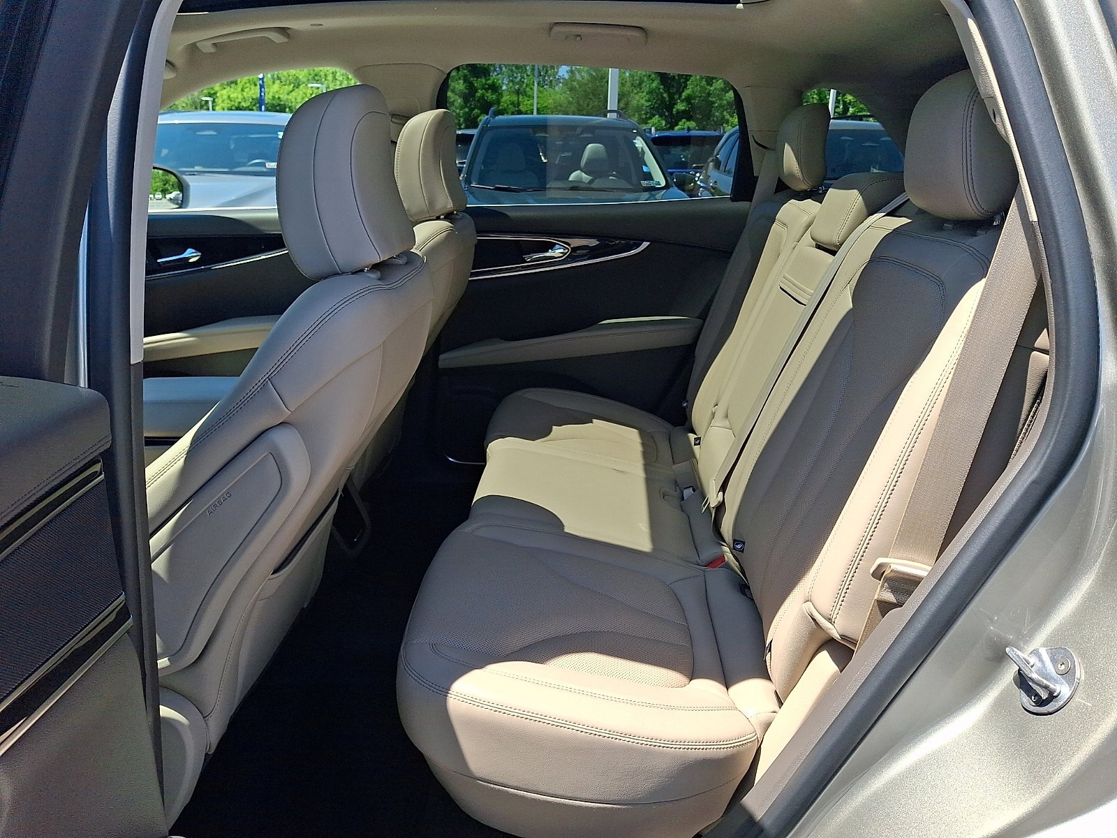 Used 2023 Lincoln Nautilus Reserve w/ Cargo Utility Package AWD/4WD image 10
