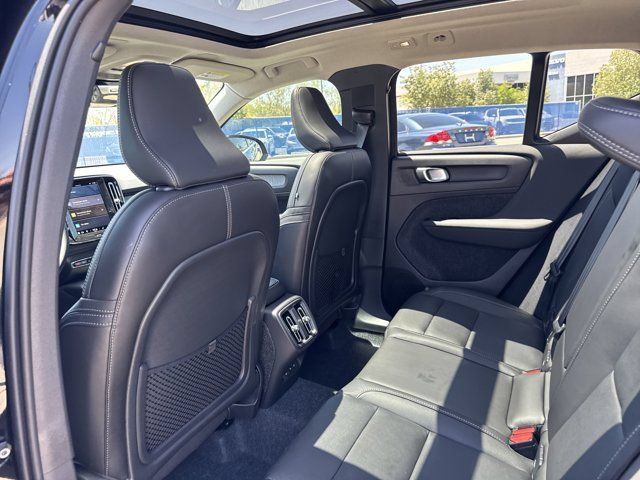 Certified 2025 Volvo XC40 B5 Core w/ Protection Package Premier AWD/4WD image 21