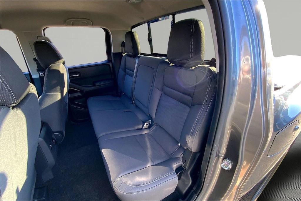 Used 2023 Nissan Frontier SV w/ SV Convenience Package image 16