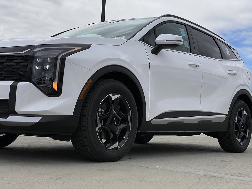 New 2026 Kia Sportage EX w/ EX Panorama Roof Package FWD image 10
