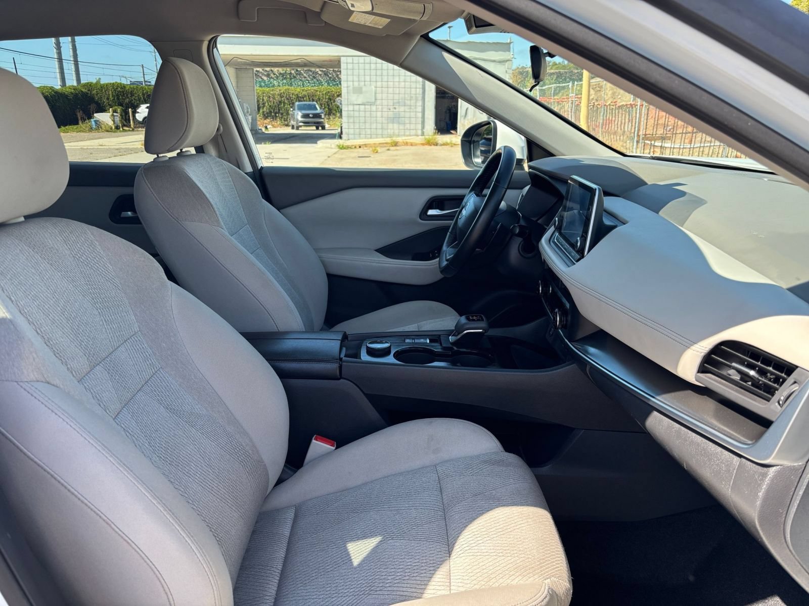 Used 2025 Nissan Rogue SV AWD/4WD image 37
