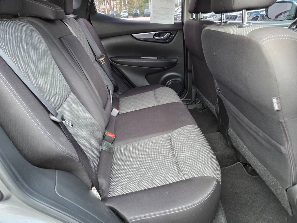 Used 2018 Nissan Rogue Sport SV image 13