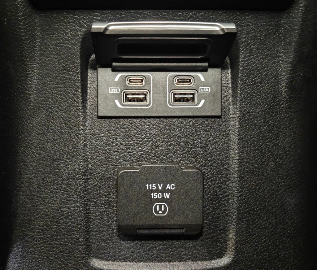 Used 2021 Jeep Wrangler Unlimited Rubicon w/ Dual Top Group AWD/4WD image 29