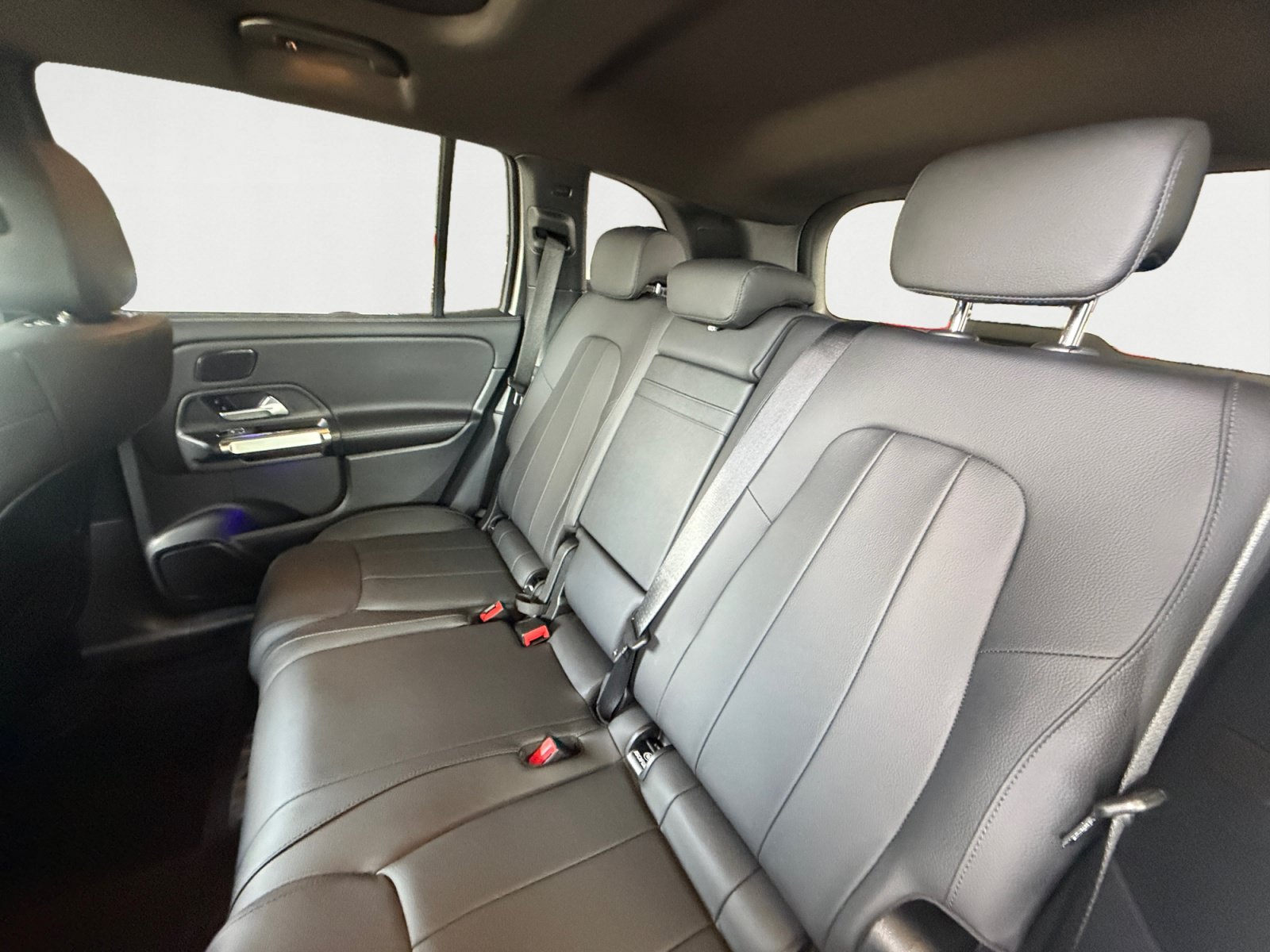 Used 2026 Mercedes-Benz GLB 250 image 13