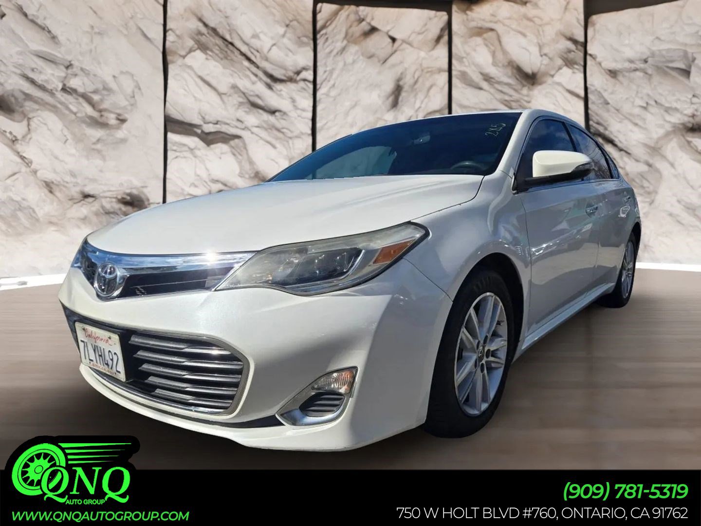 Used 2015 Toyota Avalon XLE Premium w/ Preferred Accessory Package FWD image 1