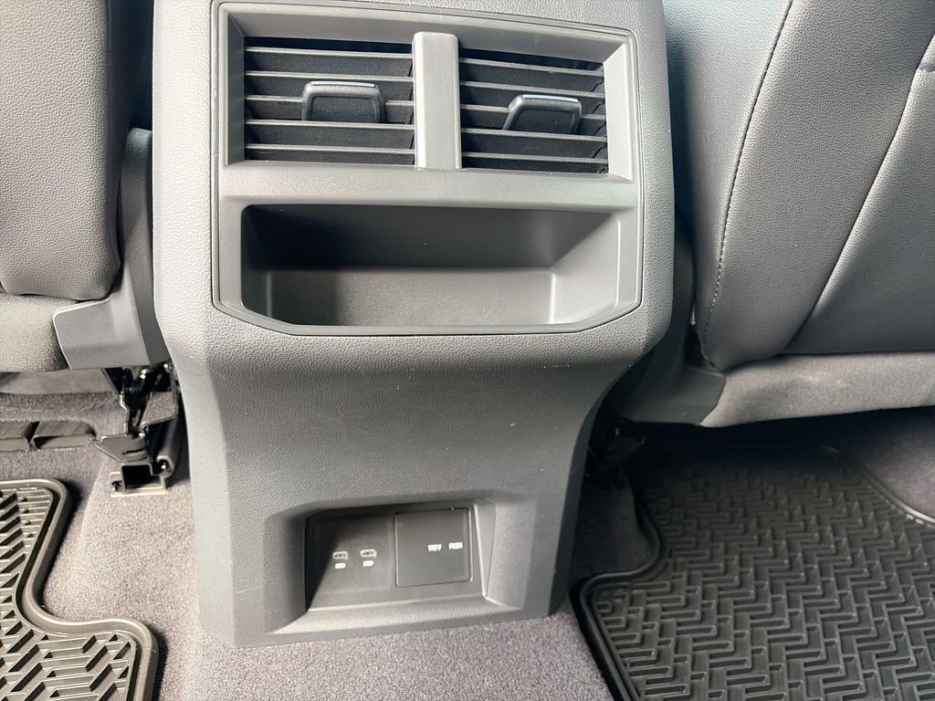 Used 2021 Volkswagen Atlas Cross Sport SE w/ Panoramic Sunroof Package FWD image 29