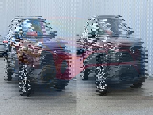 Used 2023 Toyota RAV4 XLE Premium image 2