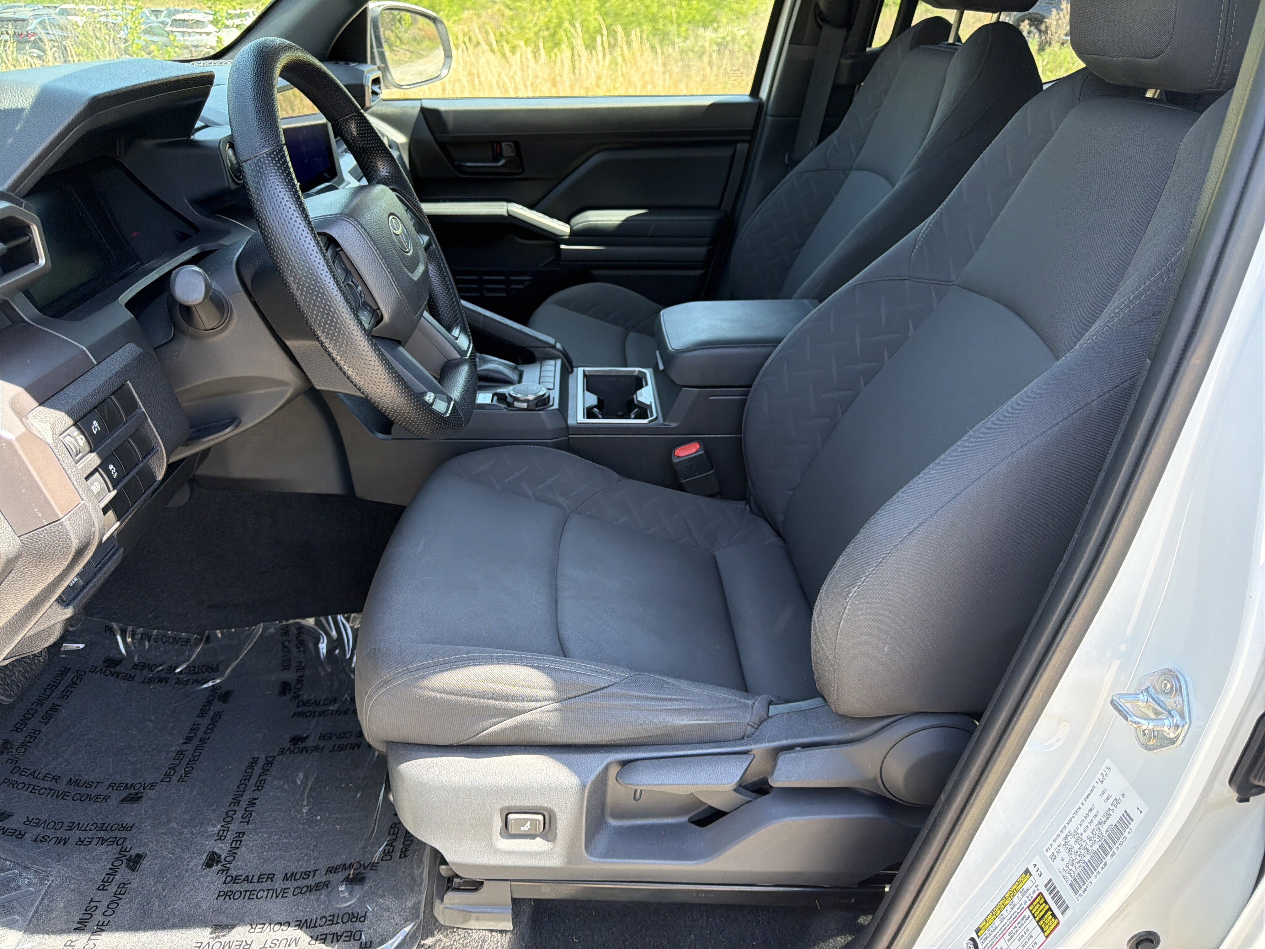 Used 2025 Toyota Tacoma SR5 AWD/4WD image 9
