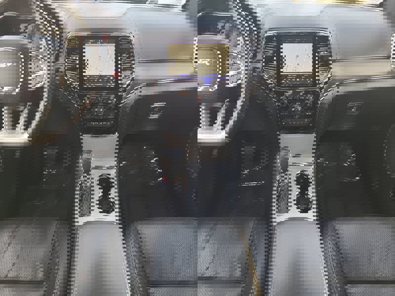 Used 2020 Jeep Grand Cherokee SRT image 18