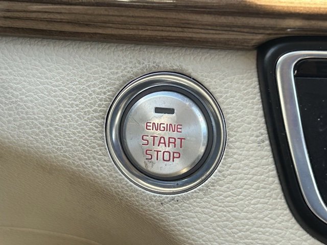 Used 2017 Kia Cadenza Technology image 27