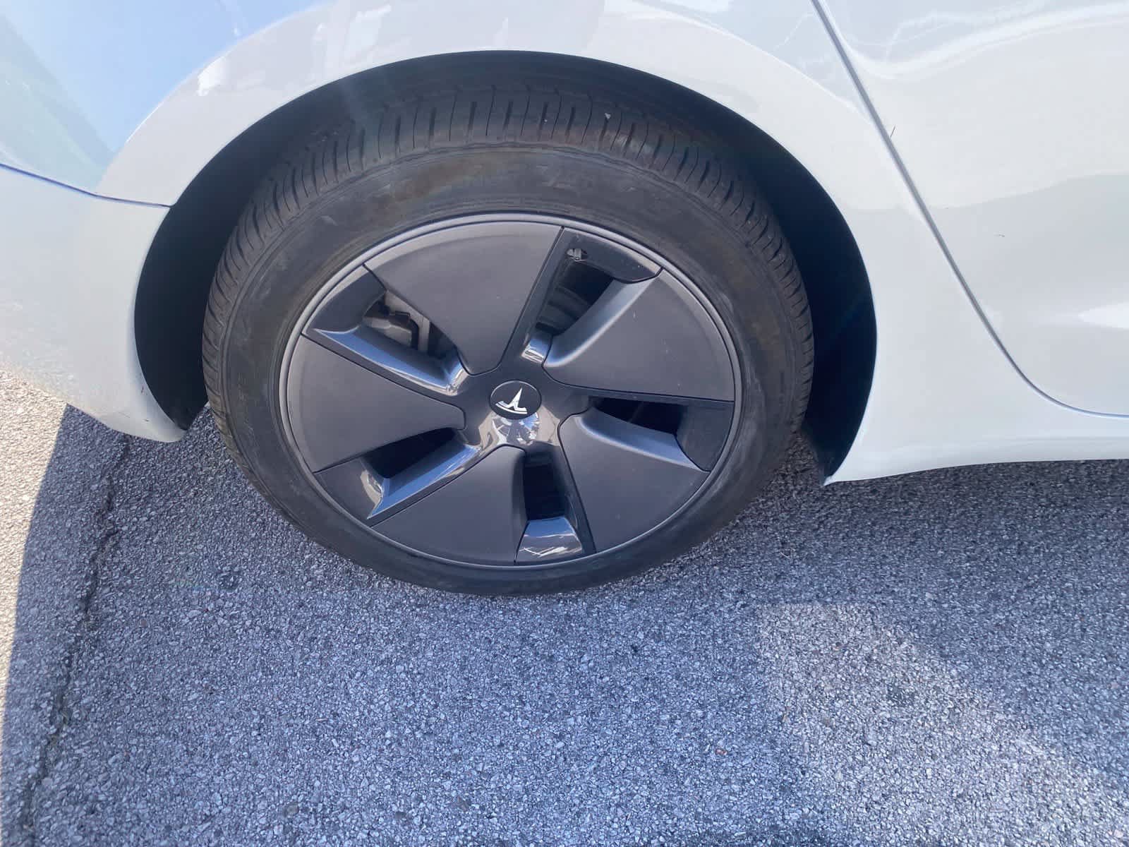 Used 2023 Tesla Model 3 Standard Range RWD image 5