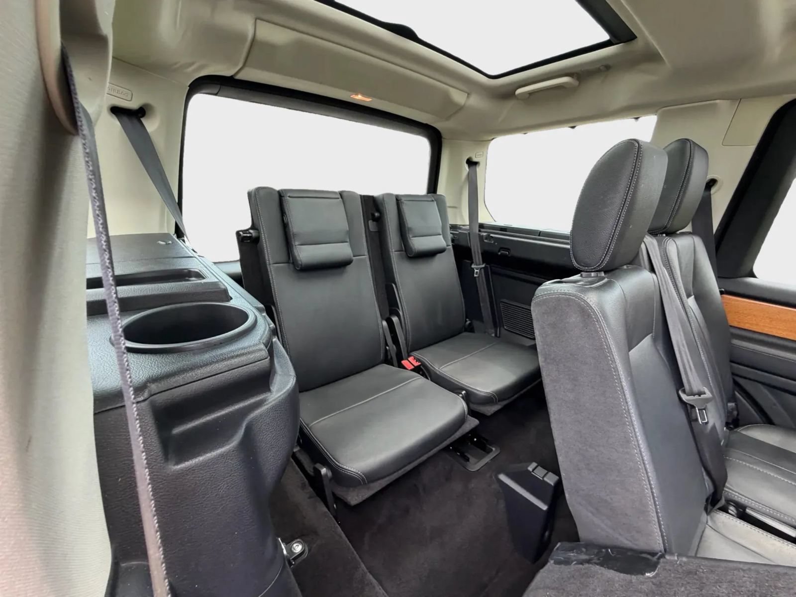 Used 2015 Land Rover LR4 HSE AWD/4WD image 24