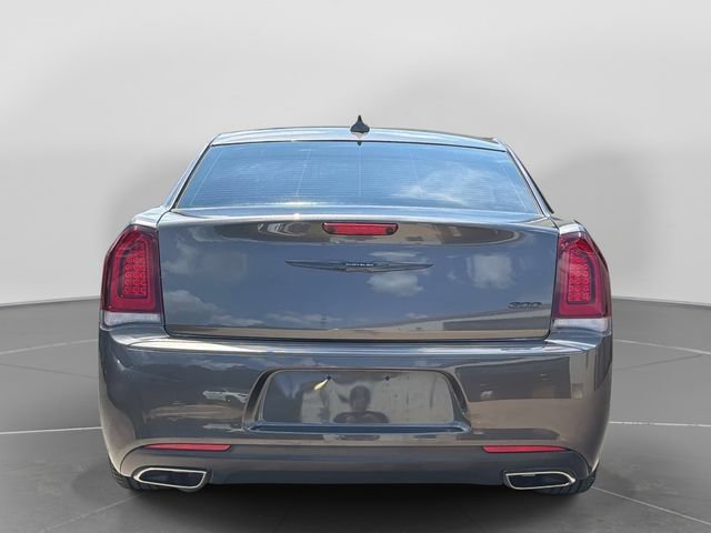 Used 2023 Chrysler 300 Touring w/ Sport Appearance Package RWD image 5