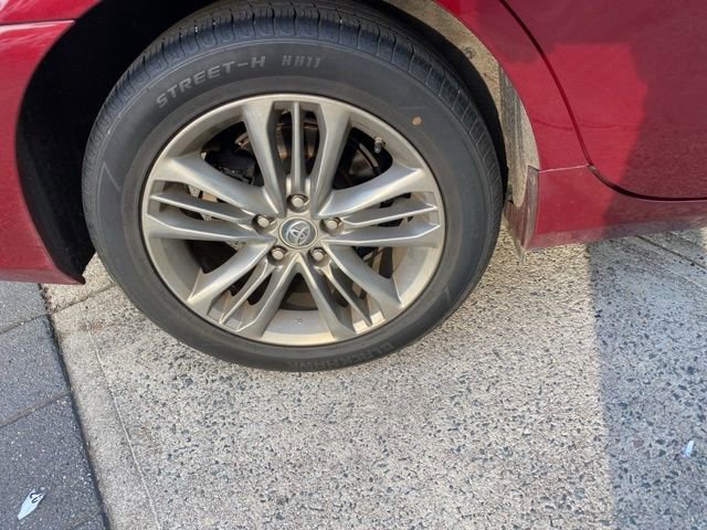 Used 2016 Toyota Camry SE image 25