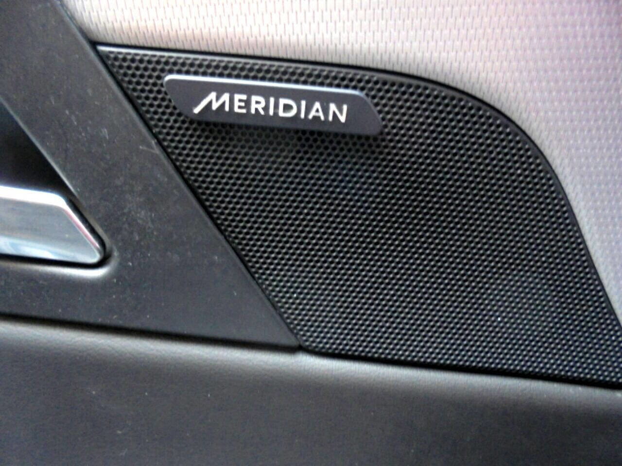 Used 2018 Jaguar XE R-Sport image 23