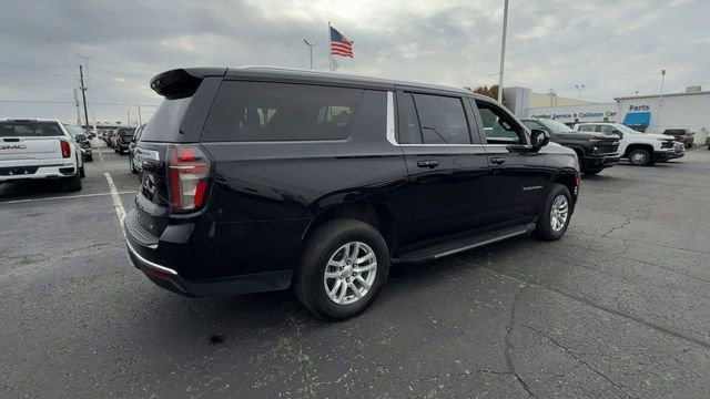 Used 2023 Chevrolet Suburban LT RWD image 8