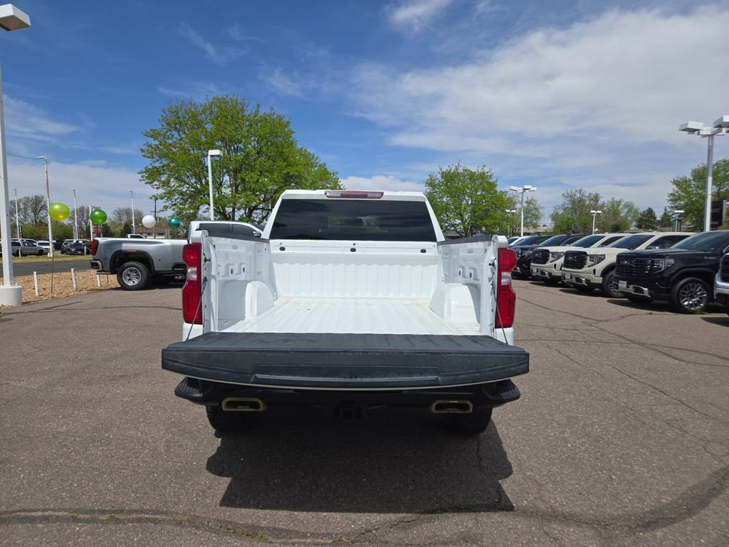 Used 2021 Chevrolet Silverado 1500 Custom Trail Boss w/ LPO, Dark Essentials Package AWD/4WD image 17