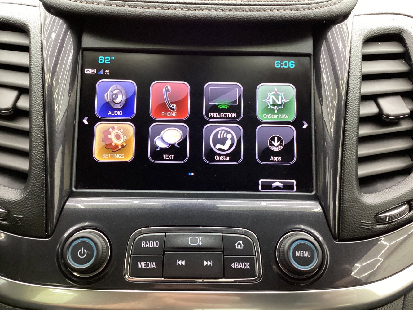 Used 2018 Chevrolet Impala LT FWD image 34