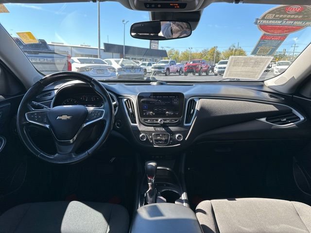 Used 2021 Chevrolet Malibu RS image 22