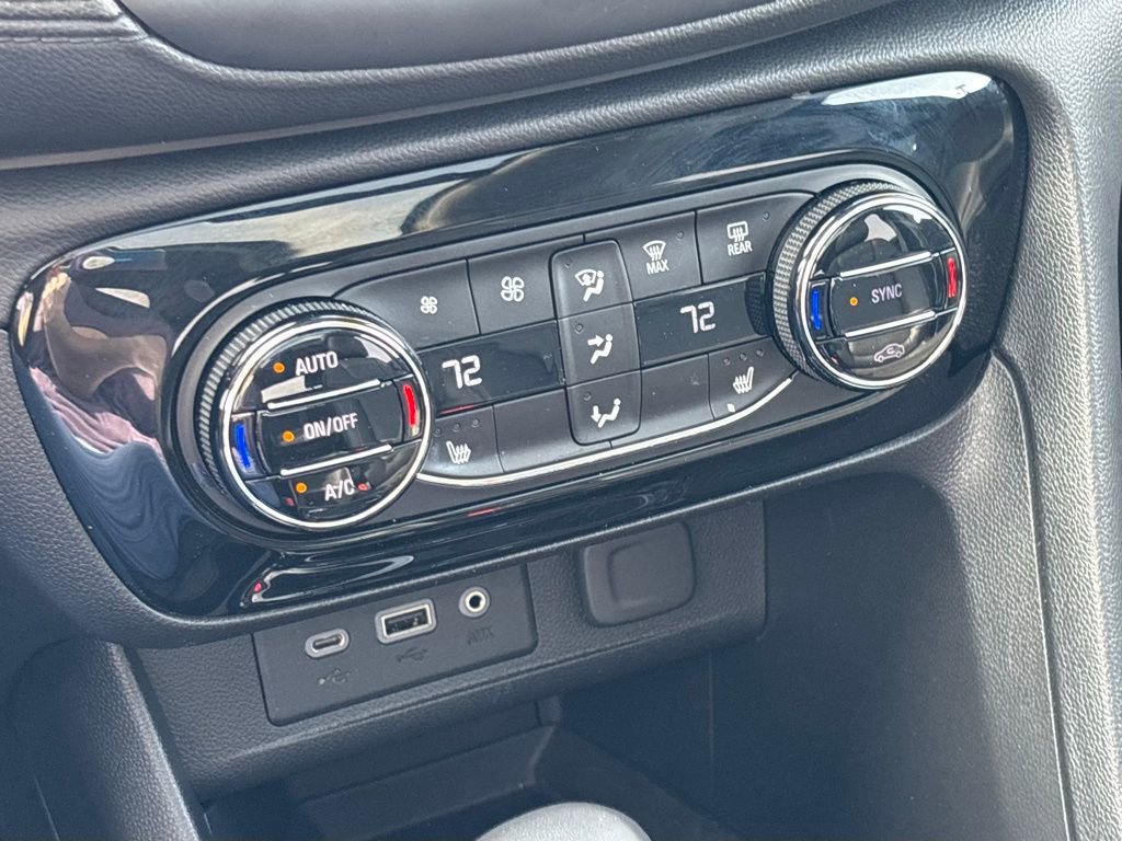 Used 2021 Buick Encore GX Essence w/ Experience Buick Package image 28