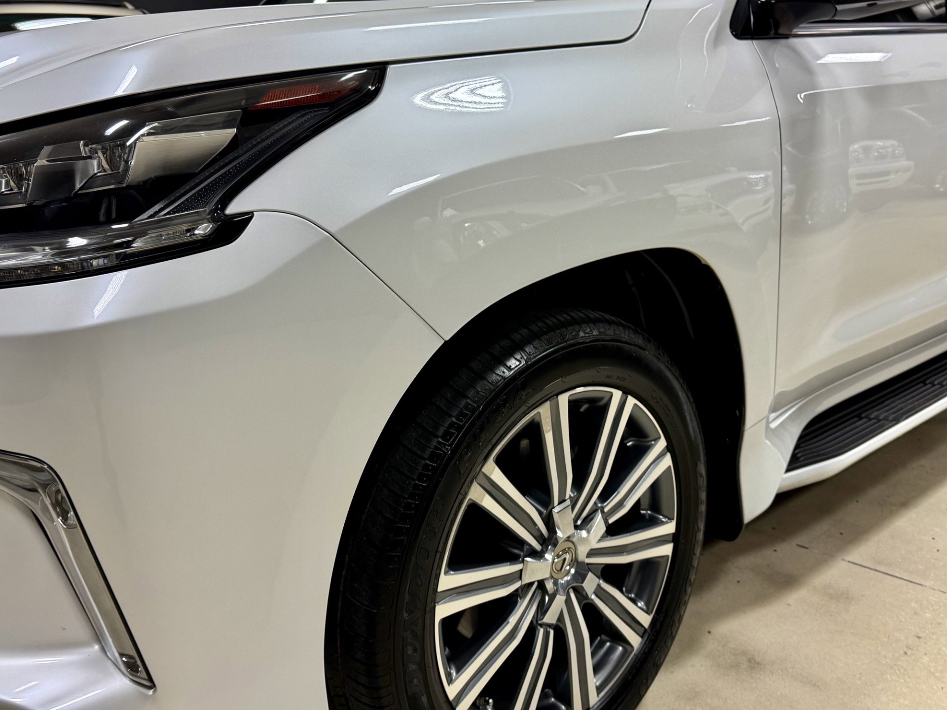 Used 2016 Lexus LX 570 4WD image 15