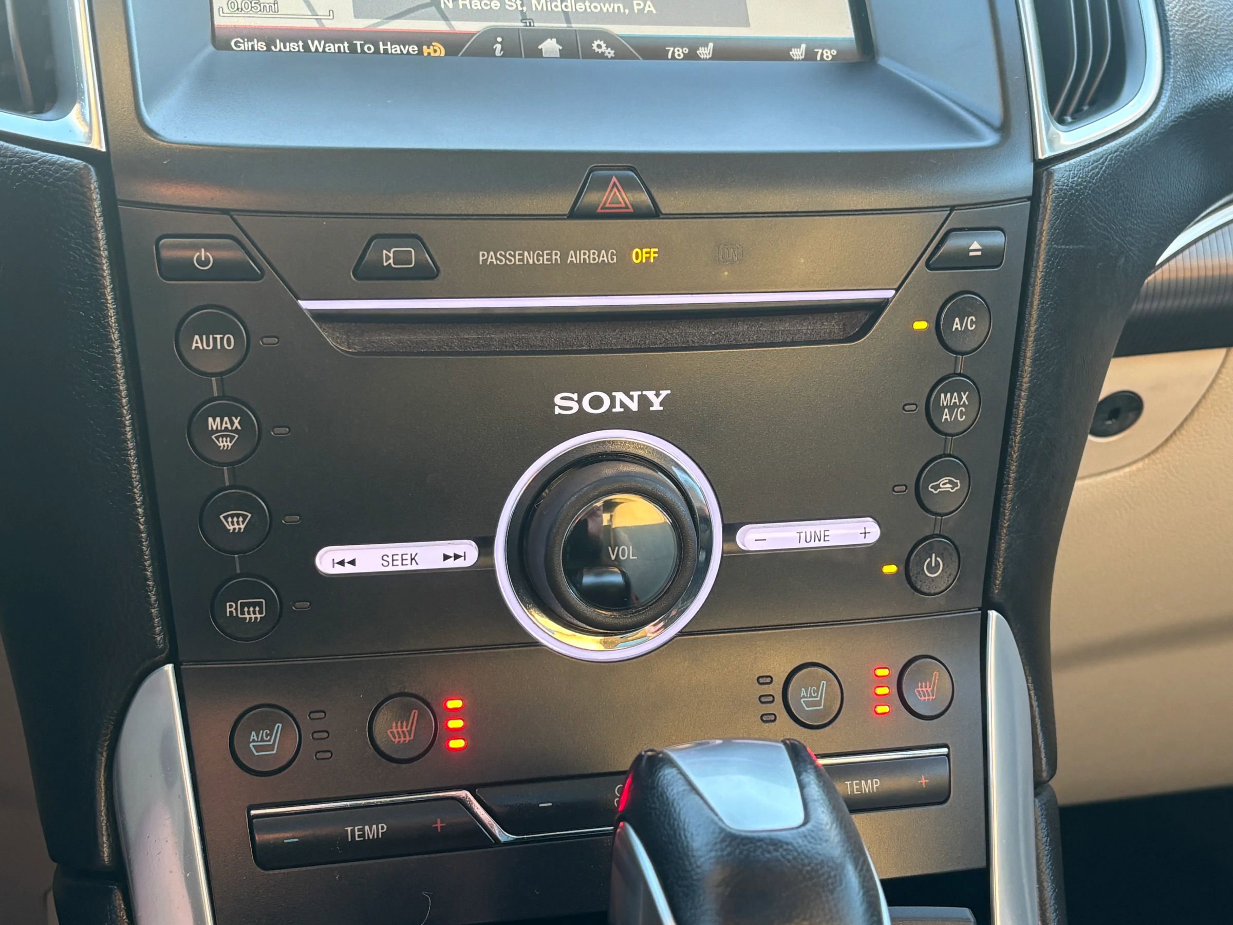 Used 2015 Ford Edge Titanium w/ Equipment Group 302A image 22