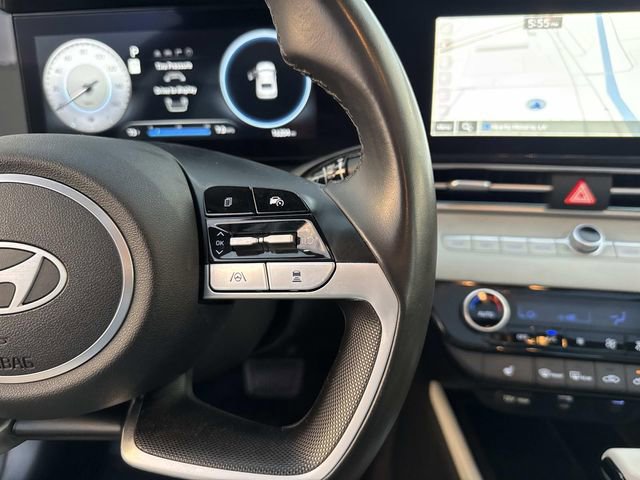 Used 2025 Hyundai Elantra Limited FWD image 23