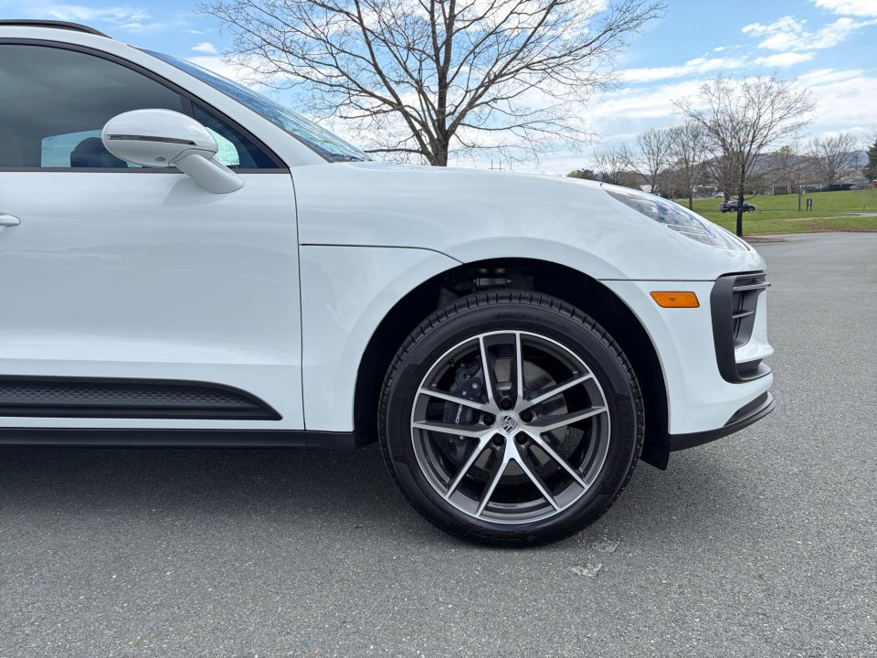 Certified 2026 Porsche Macan Turbo AWD/4WD image 11
