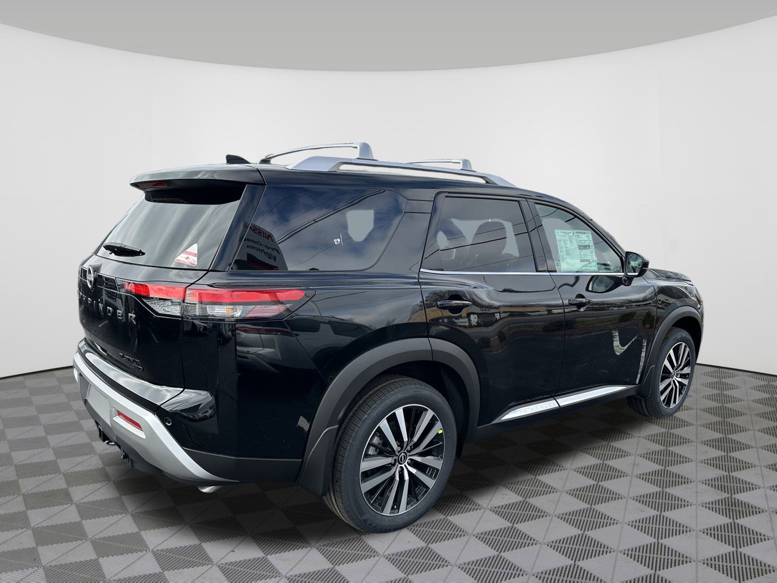 New 2025 Nissan Pathfinder Platinum image 7