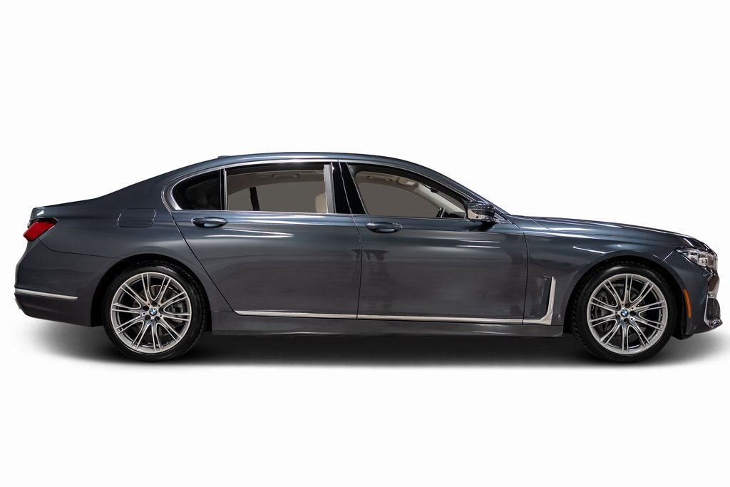 Used 2020 BMW 740i w/ Premium Package image 24