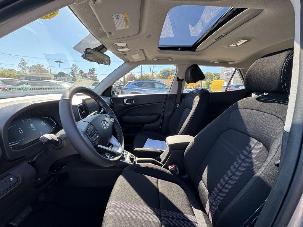 New 2025 Hyundai Venue SEL image 20