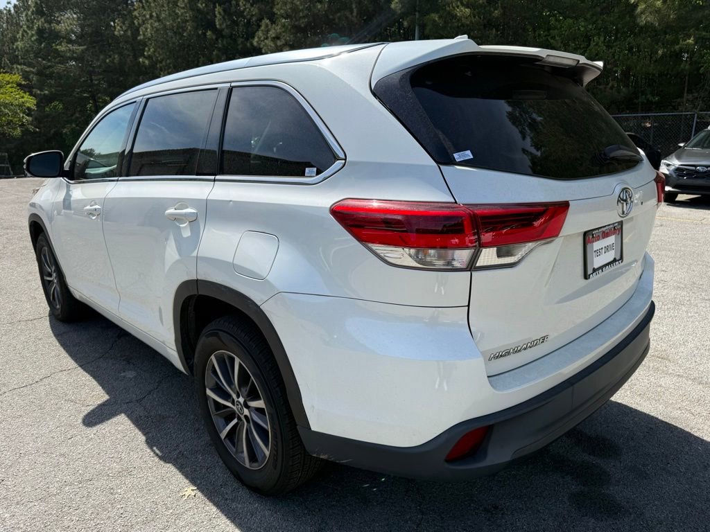 Used 2017 Toyota Highlander XLE FWD image 5