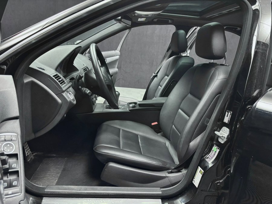 Used 2009 Mercedes-Benz C 300 Sport image 24