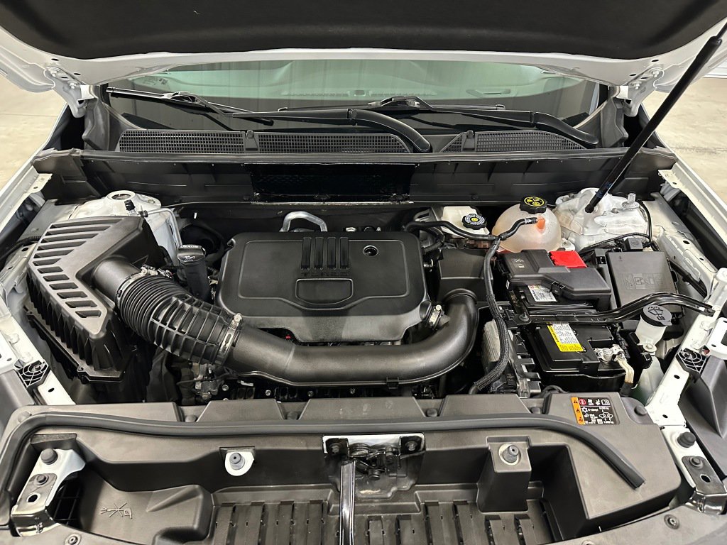 Certified 2023 GMC Acadia SLE w/ Driver Convenience Package image 39