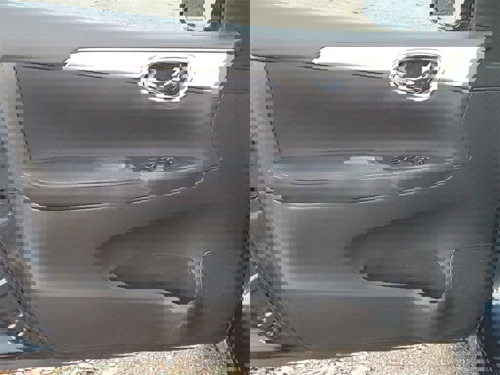 Used 2015 Nissan Sentra S image 19