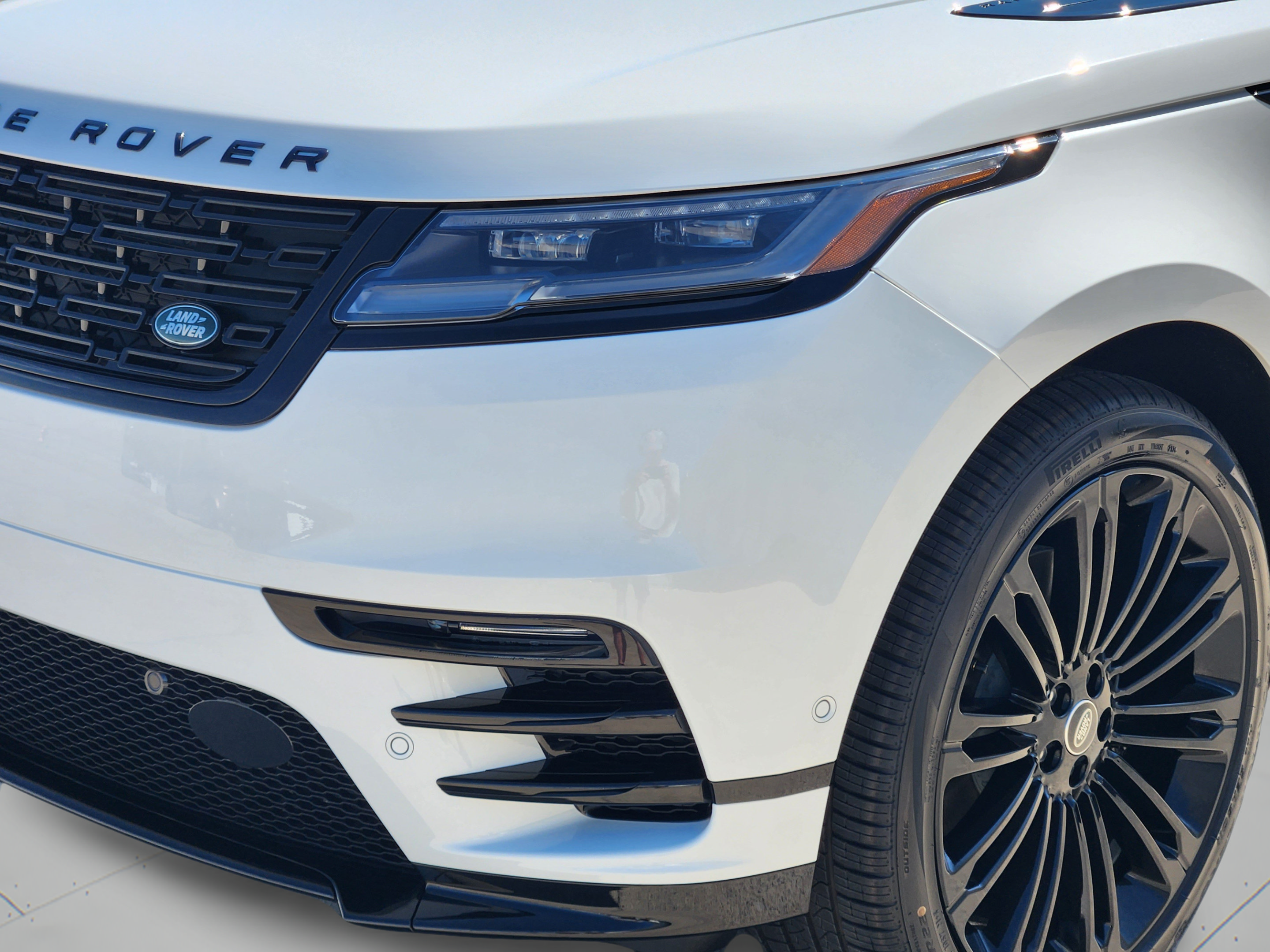 New 2026 Land Rover Range Rover Velar Belgravia AWD/4WD image 32