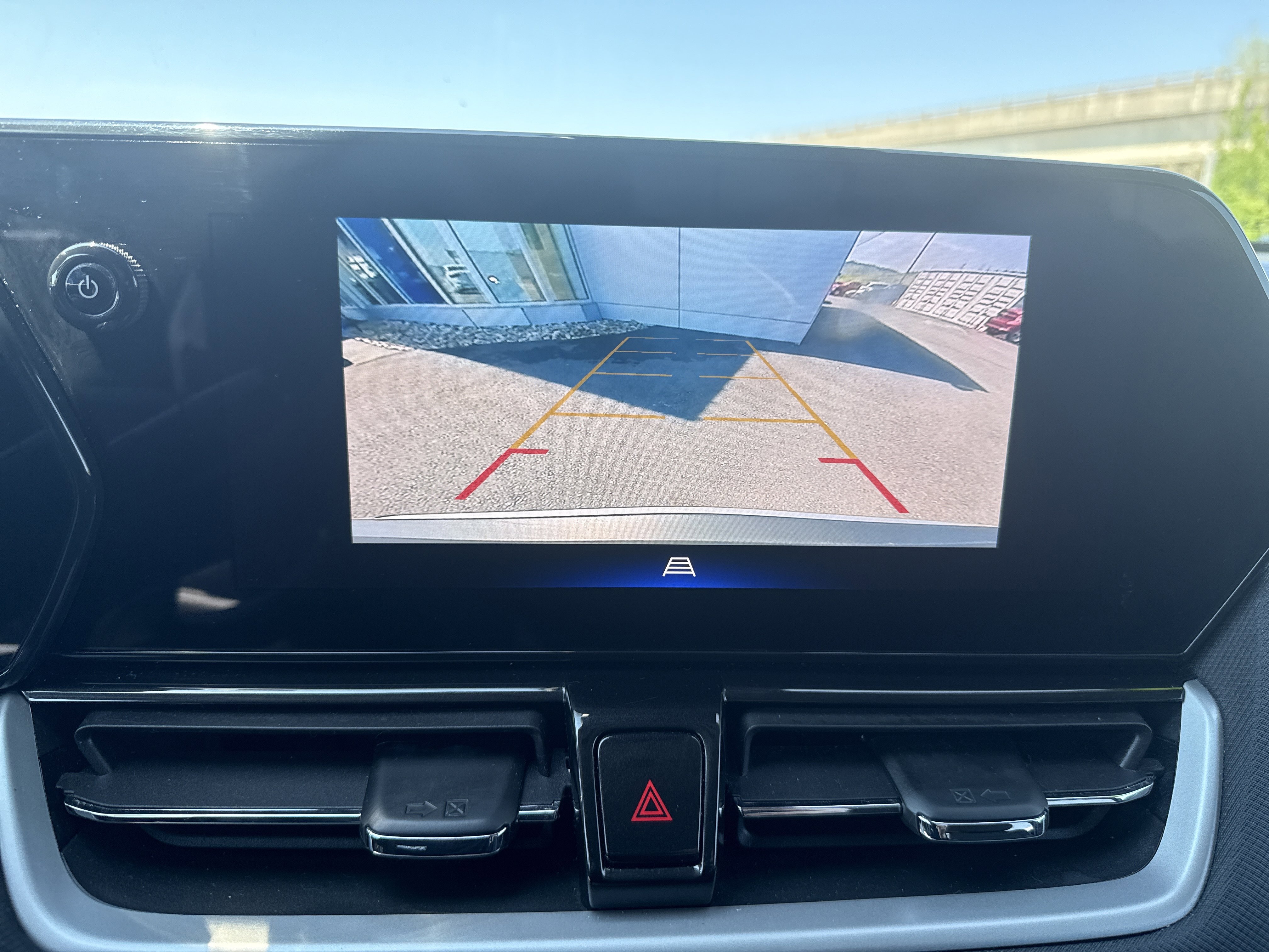 Used 2025 Chevrolet TrailBlazer LT AWD/4WD image 24