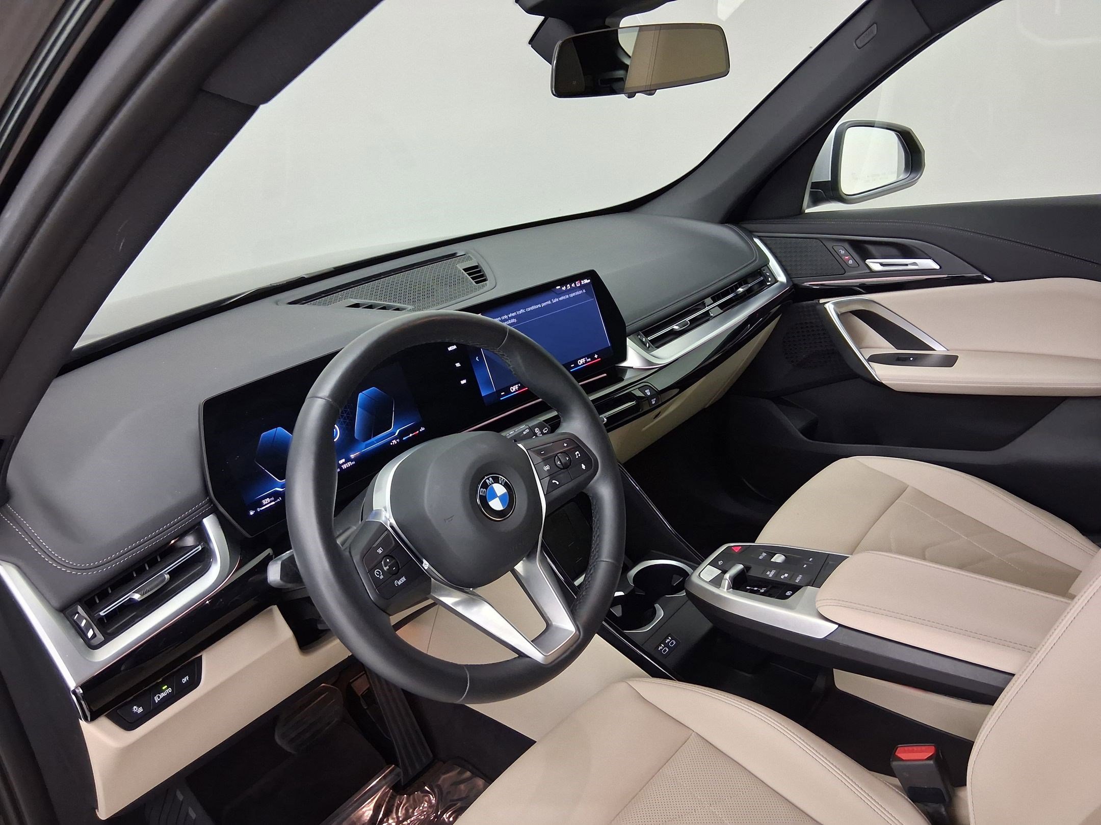 Certified 2023 BMW X1 xDrive28i w/ Convenience Package AWD/4WD image 2