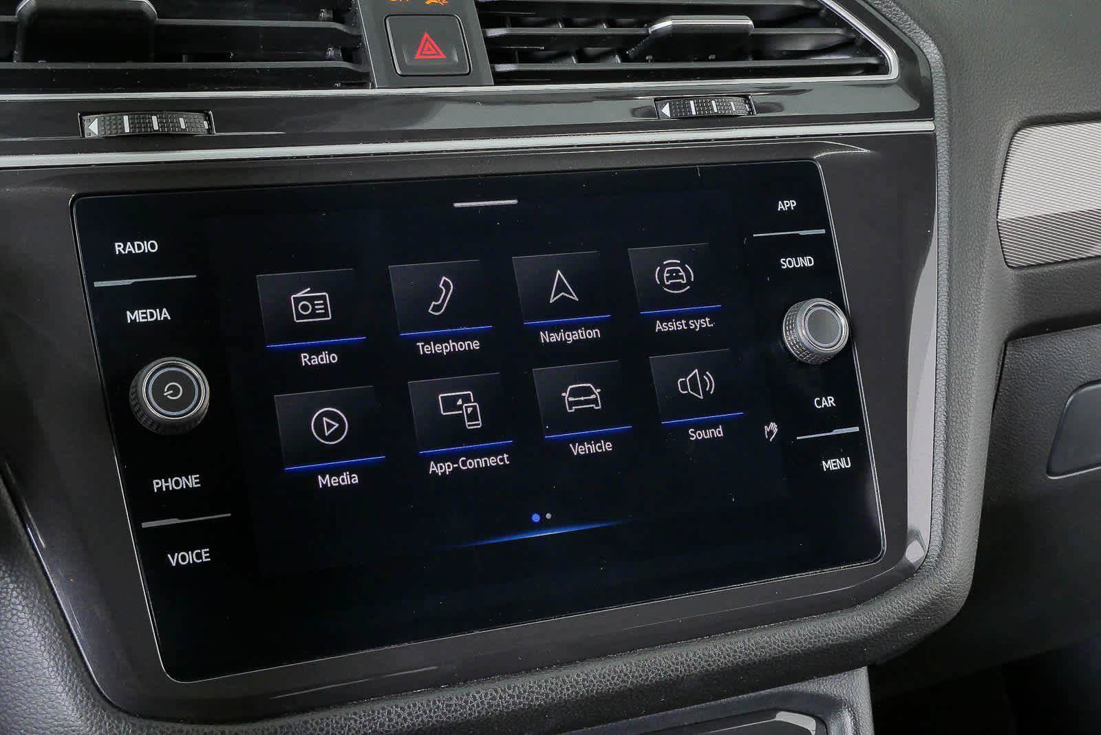 Certified 2024 Volkswagen Tiguan SE FWD image 13