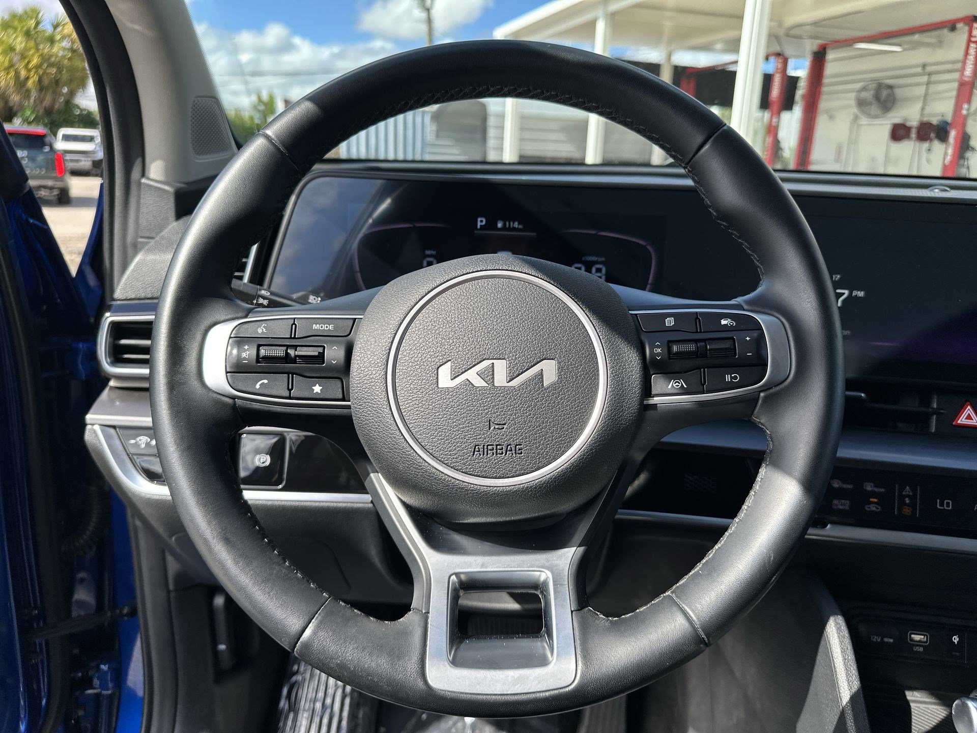 Certified 2023 Kia Sportage EX FWD image 11