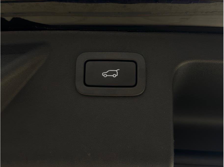 Used 2019 Land Rover Discovery Sport HSE AWD/4WD image 32