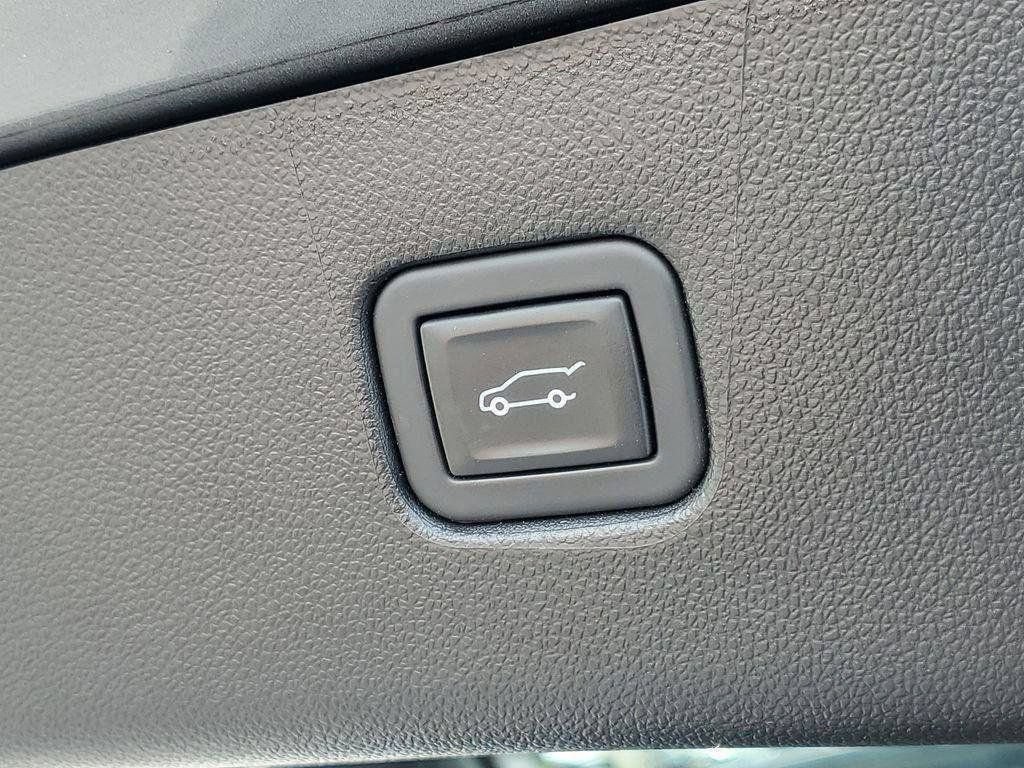 Certified 2023 Chevrolet Blazer LT w/ Convenience Package FWD image 32