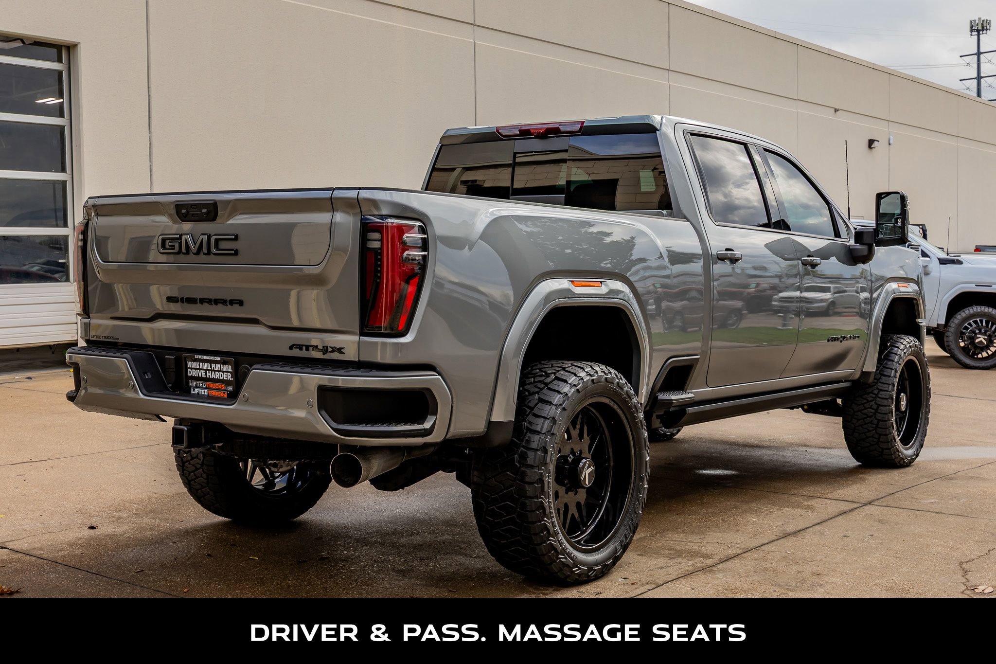 Used 2026 GMC Sierra 2500 AT4X image 10